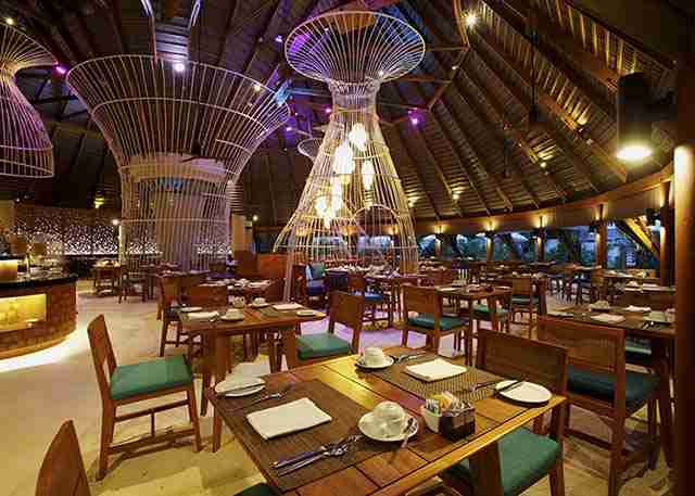 Centara Ras Fushi Resort & Spa Maldives Oceans restaurant2 Centara Ras Fushi